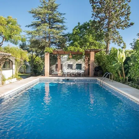 Marbella Family فيلة *