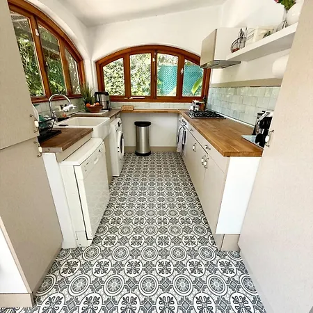 Marbella Family * إِستيبونا